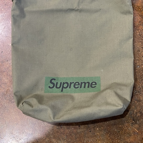 Supreme olive water proof side bag - Picture 2 of 3